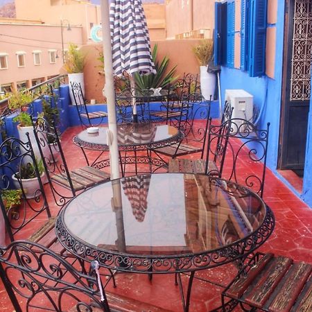 Auberge Et Hotel Les Amis Tafraout Exterior foto